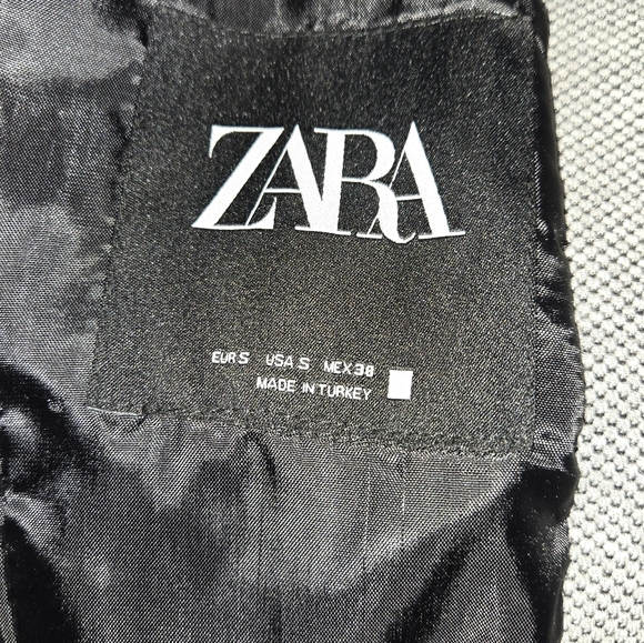 Zara Mens Gray Coat with Black Buttons - Picture 11 of 12